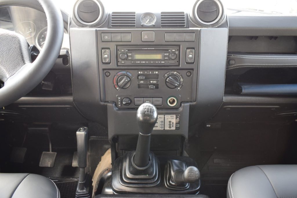 LAND ROVER Defender 110 2.4 TD4 CREW CAB - 18