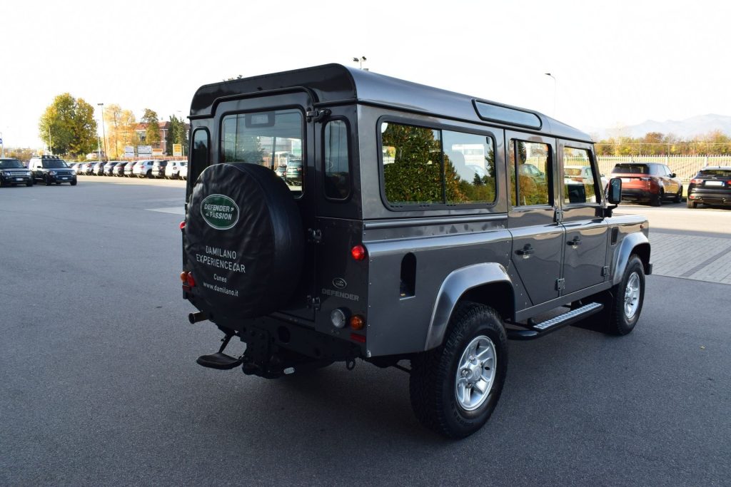LAND ROVER Defender Defender 110 2.2 TD4 Station Wagon SE N1 AUTOCARRO - 8