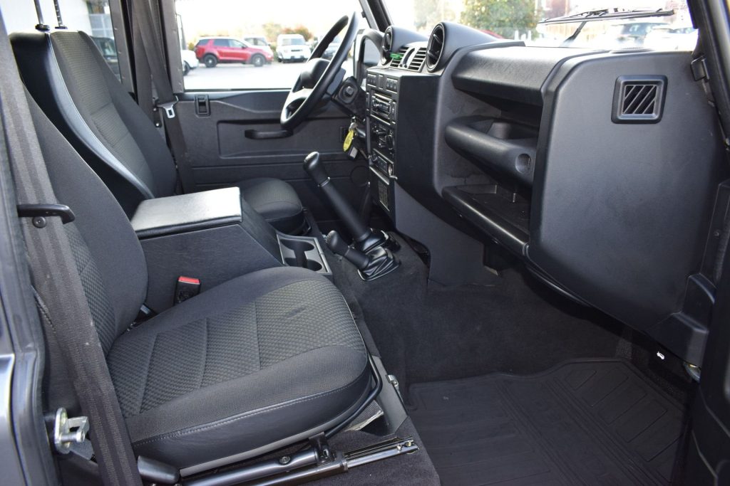 LAND ROVER Defender Defender 110 2.2 TD4 Station Wagon SE N1 AUTOCARRO - 11