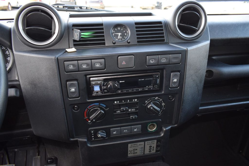 LAND ROVER Defender Defender 110 2.2 TD4 Station Wagon SE N1 AUTOCARRO - 13