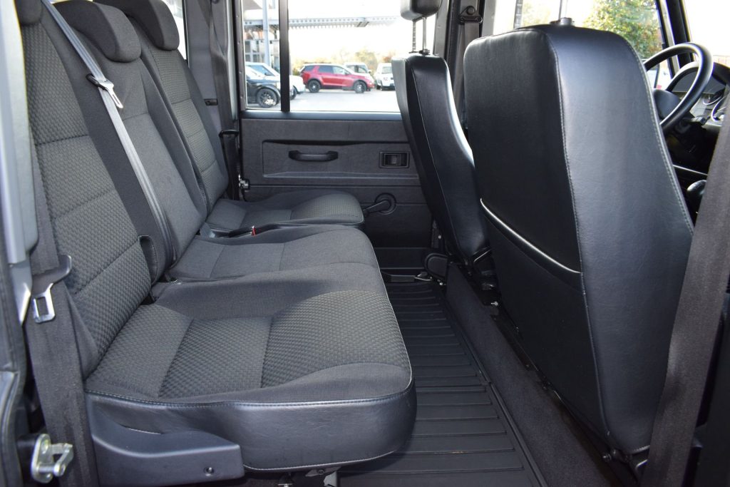 LAND ROVER Defender Defender 110 2.2 TD4 Station Wagon SE N1 AUTOCARRO - 22