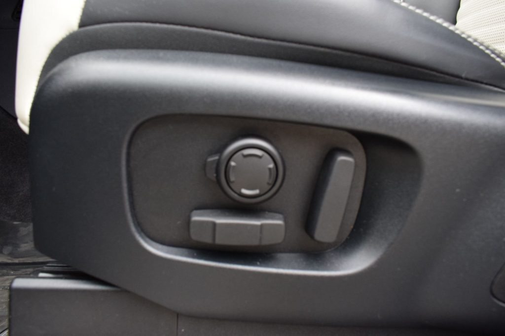 LAND ROVER Discovery 3.0 D I6 249PS R-Dynamic SE AWD auto. solo 14000 k - 19