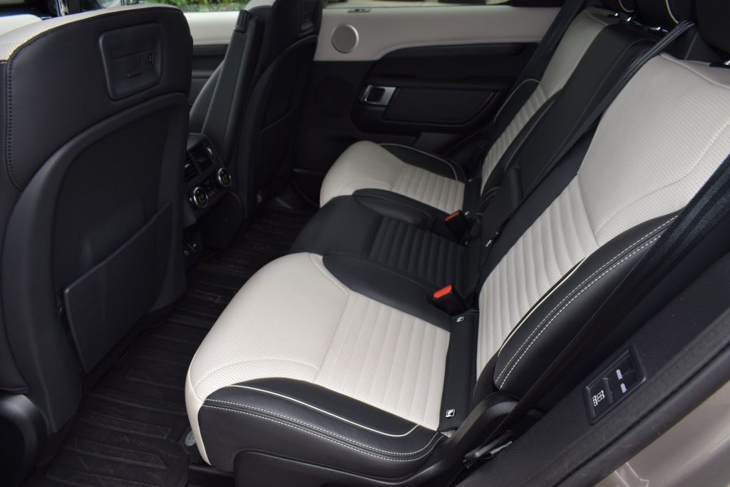 LAND ROVER Discovery 3.0 D I6 249PS R-Dynamic SE AWD auto. solo 14000 k - 20