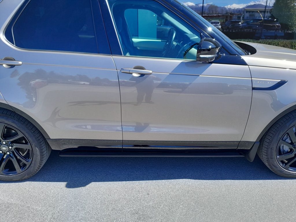 LAND ROVER Discovery 3.0 D I6 249PS R-Dynamic SE AWD auto. solo 14000 k - 29