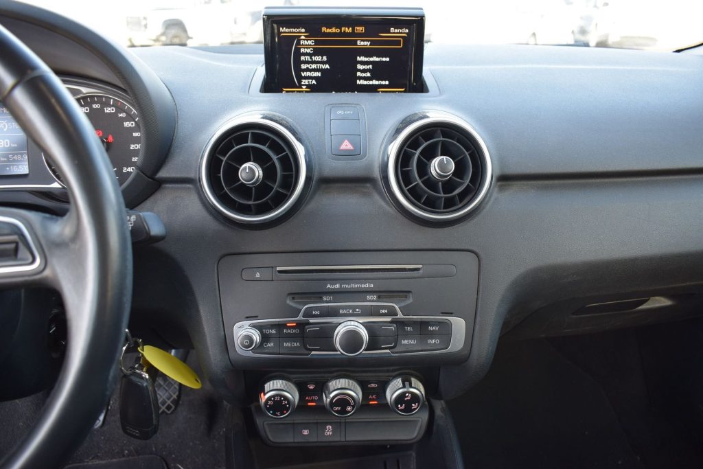 AUDI A1 1.4 TDI 66kW ultra Design Sportback NEOPATENTATI - 11