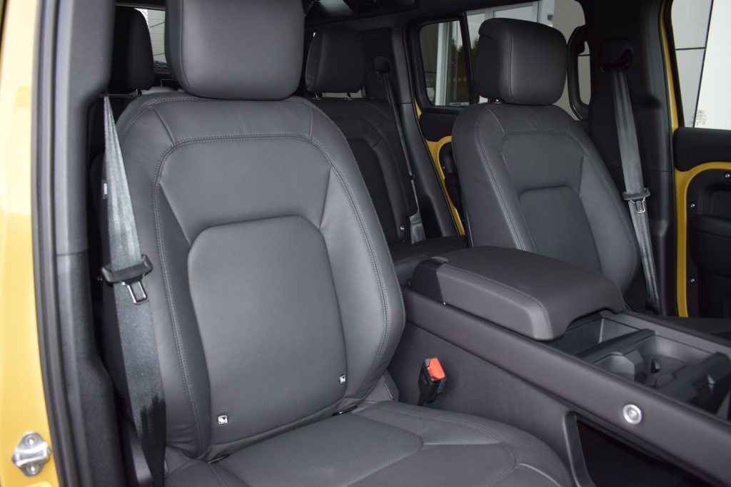 LAND ROVER Defender D350 AWD Auto 110 Trophy Edition Deep Sandglow - 14