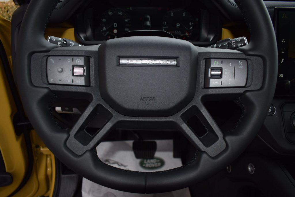 LAND ROVER Defender D350 AWD Auto 110 Trophy Edition Deep Sandglow - 15