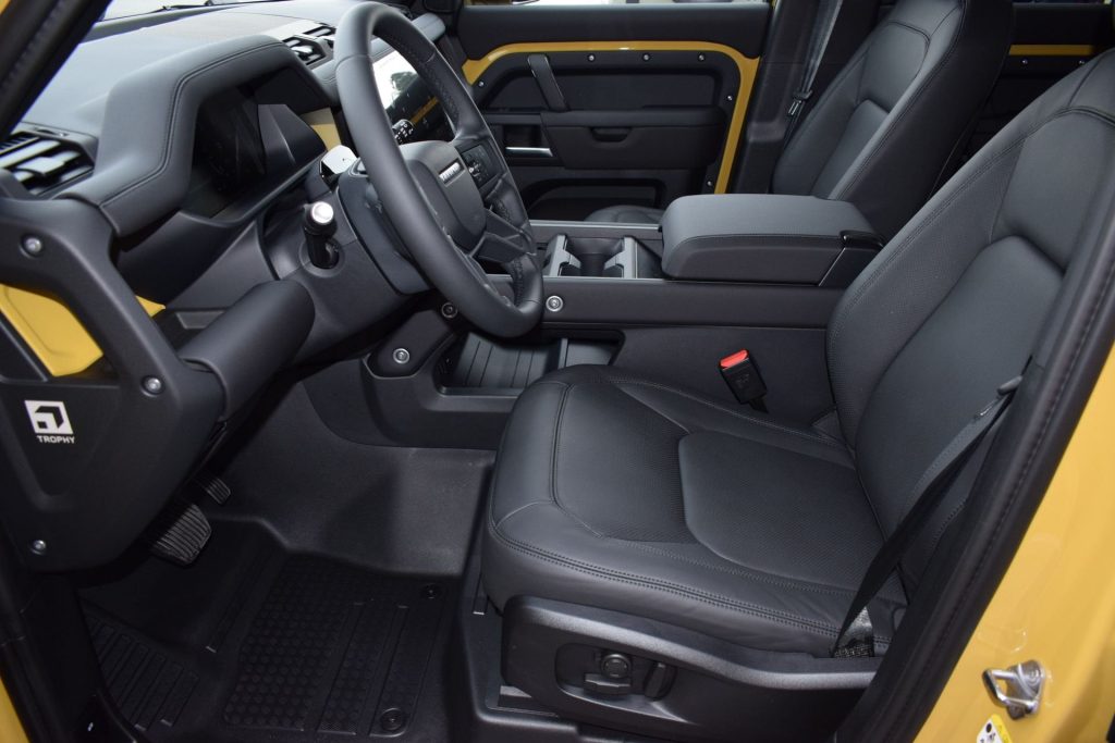 LAND ROVER Defender D350 AWD Auto 110 Trophy Edition Deep Sandglow - 16