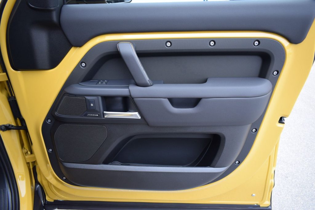 LAND ROVER Defender D350 AWD Auto 110 Trophy Edition Deep Sandglow - 22