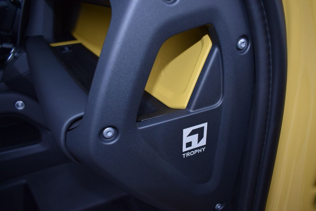 LAND ROVER Defender D350 AWD Auto 110 Trophy Edition Deep Sandglow - 24