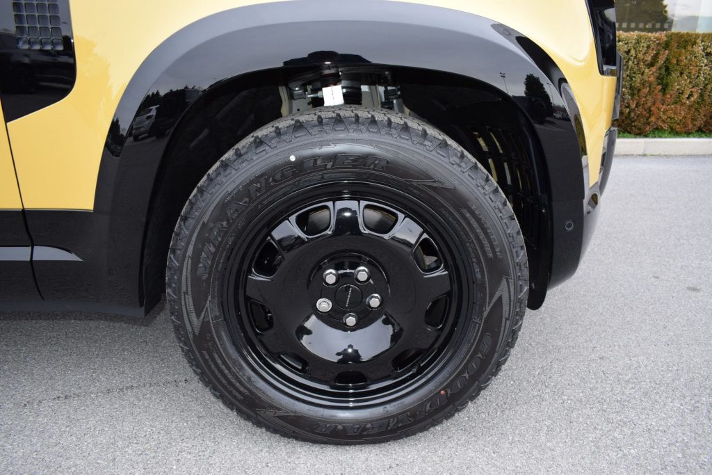 LAND ROVER Defender D350 AWD Auto 110 Trophy Edition Deep Sandglow - 29