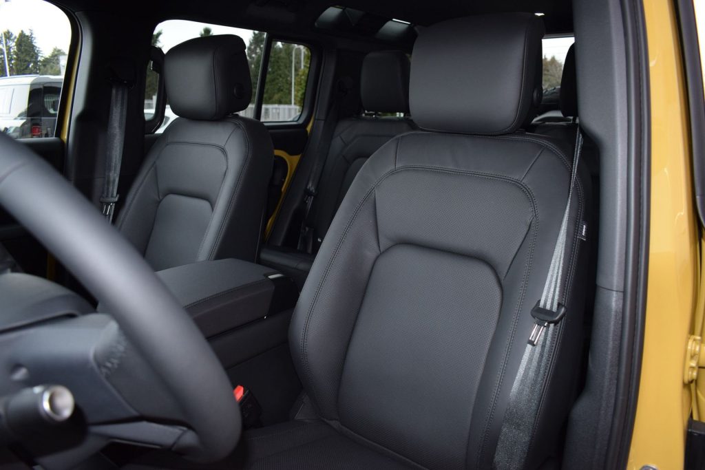 LAND ROVER Defender D350 AWD Auto 110 Trophy Edition Deep Sandglow - 13