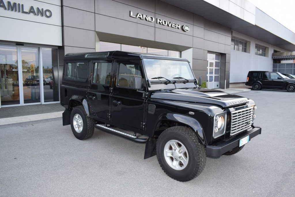 LAND ROVER Defender Defender 110 2.4 TD4 Station Wagon - 3