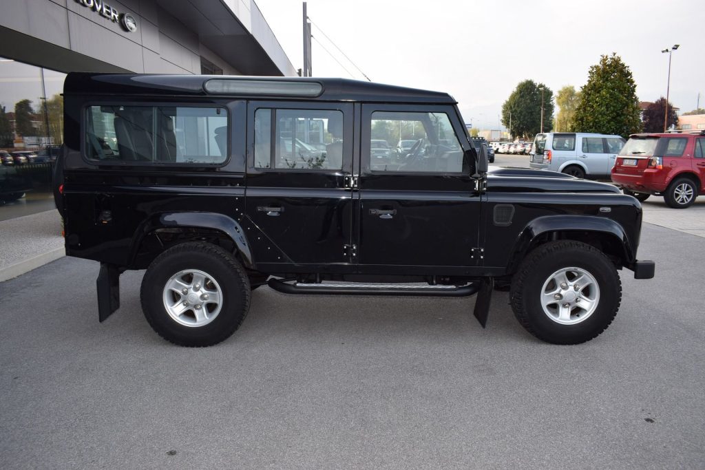 LAND ROVER Defender Defender 110 2.4 TD4 Station Wagon - 5
