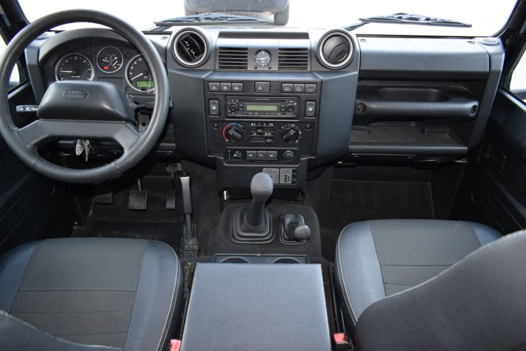 LAND ROVER Defender Defender 110 2.4 TD4 Station Wagon - 10