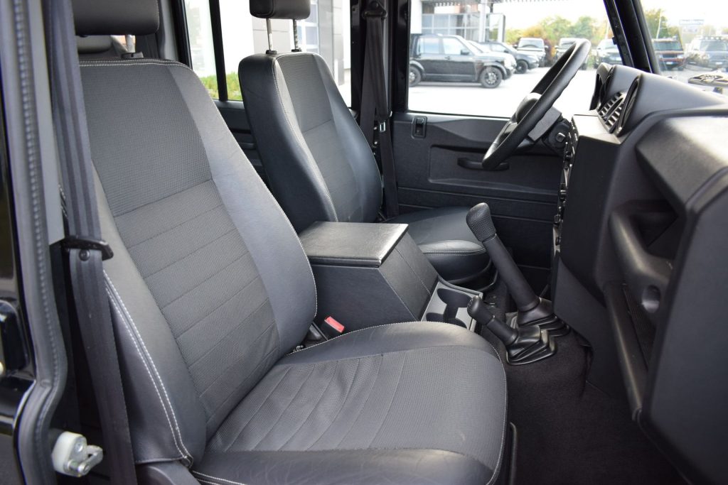 LAND ROVER Defender Defender 110 2.4 TD4 Station Wagon - 18