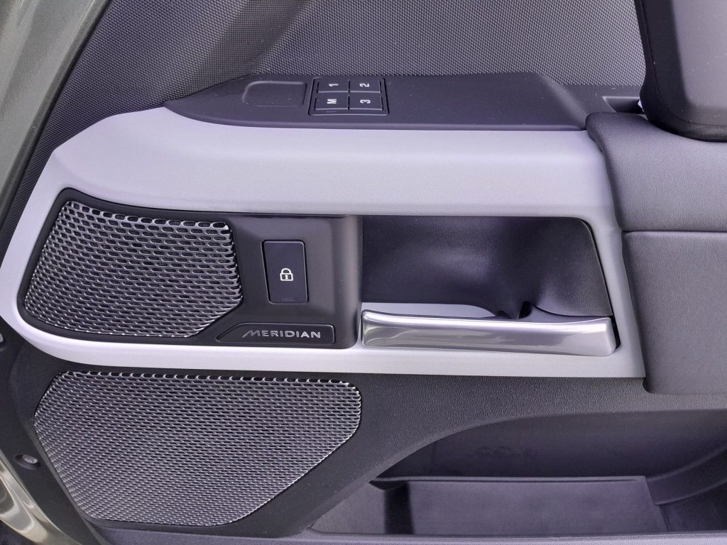 LAND ROVER Defender 3.0D I6 200 110 SE AWD AUTOCARRO N1 NETTO IVA - 19