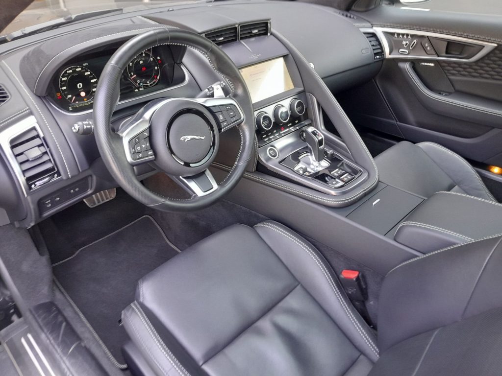 JAGUAR F-Type 2.0 P300CV RWD AUTO R-Dynamic - 9