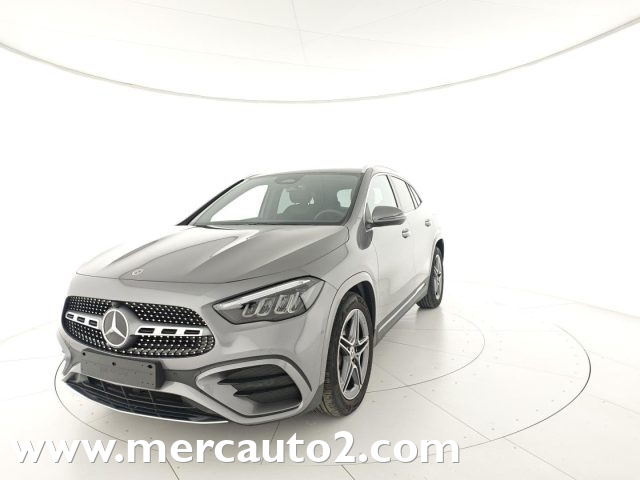 MERCEDES-BENZ GLA 200 Grigio scuro metallizzato