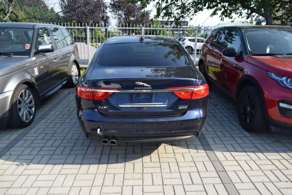 JAGUAR XF XF 2.0 D 180 CV AWD aut. Prestige MOTORE DA SOSTIT - 4