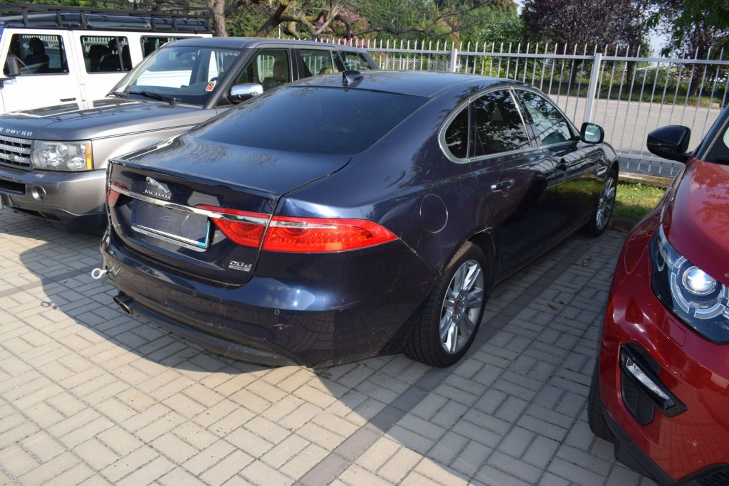JAGUAR XF XF 2.0 D 180 CV AWD aut. Prestige MOTORE DA SOSTIT - 5