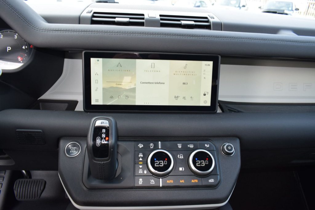 LAND ROVER Defender Defender 90 3.0D I6 200 CV AWD Auto X-Dynamic SE I - 12
