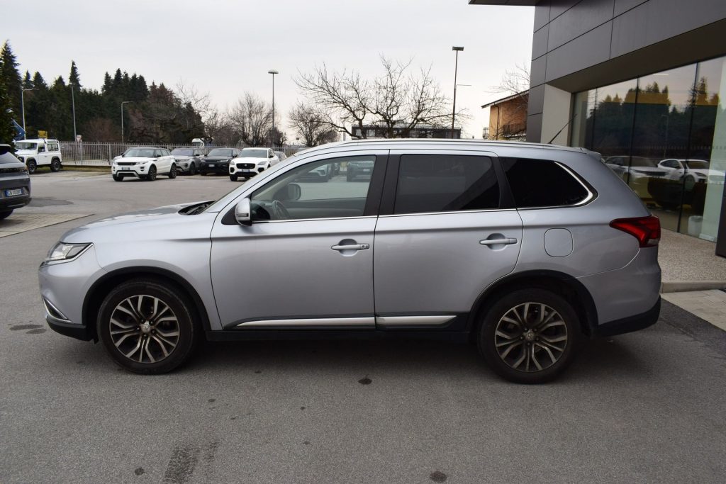 MITSUBISHI OUTLANDER Outlander 2.2 DI-D 4WD 7p. - 3