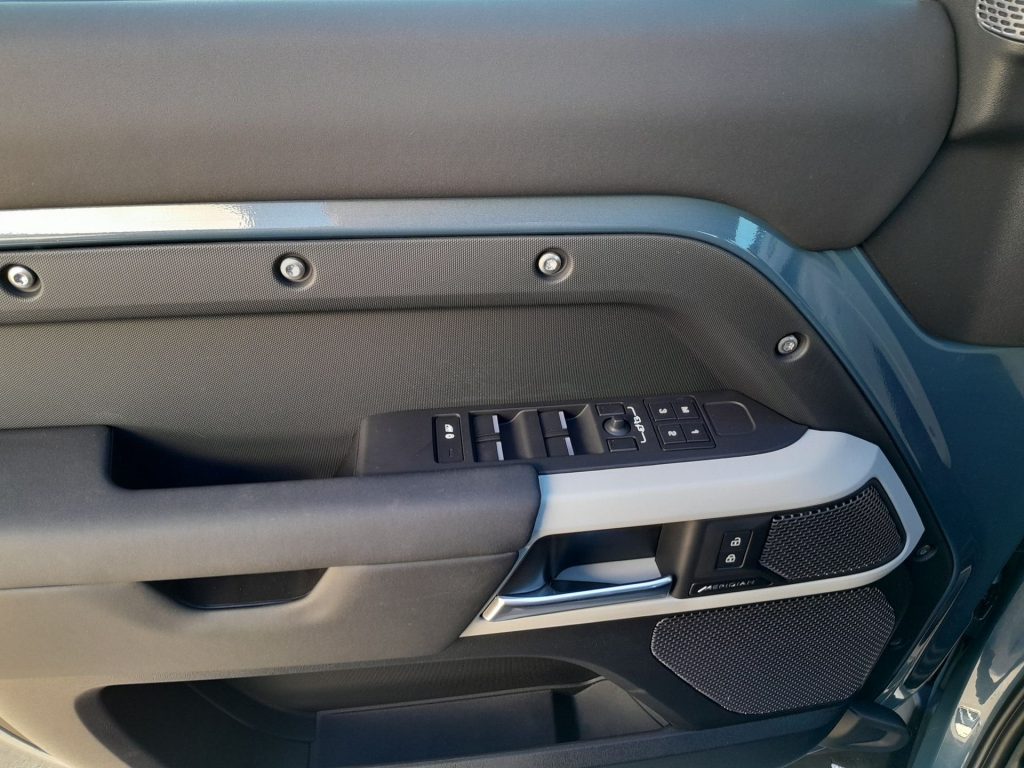 LAND ROVER Defender 3.0D I6 200 110 X-DYNAMIC SE AWD 7POSTI - 18