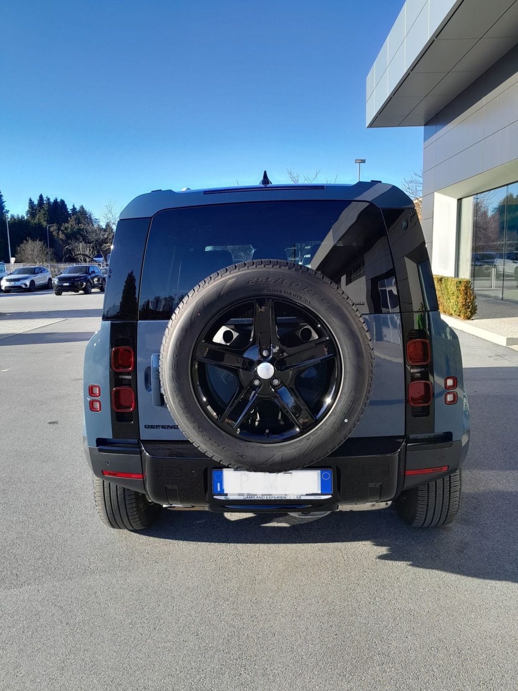 LAND ROVER Defender 3.0D I6 200 110 X-DYNAMIC SE AWD 7POSTI - 7