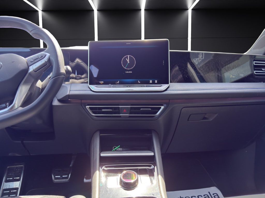 VOLKSWAGEN Tiguan 2.0 TDI 150 CV DSG R-Line - 15