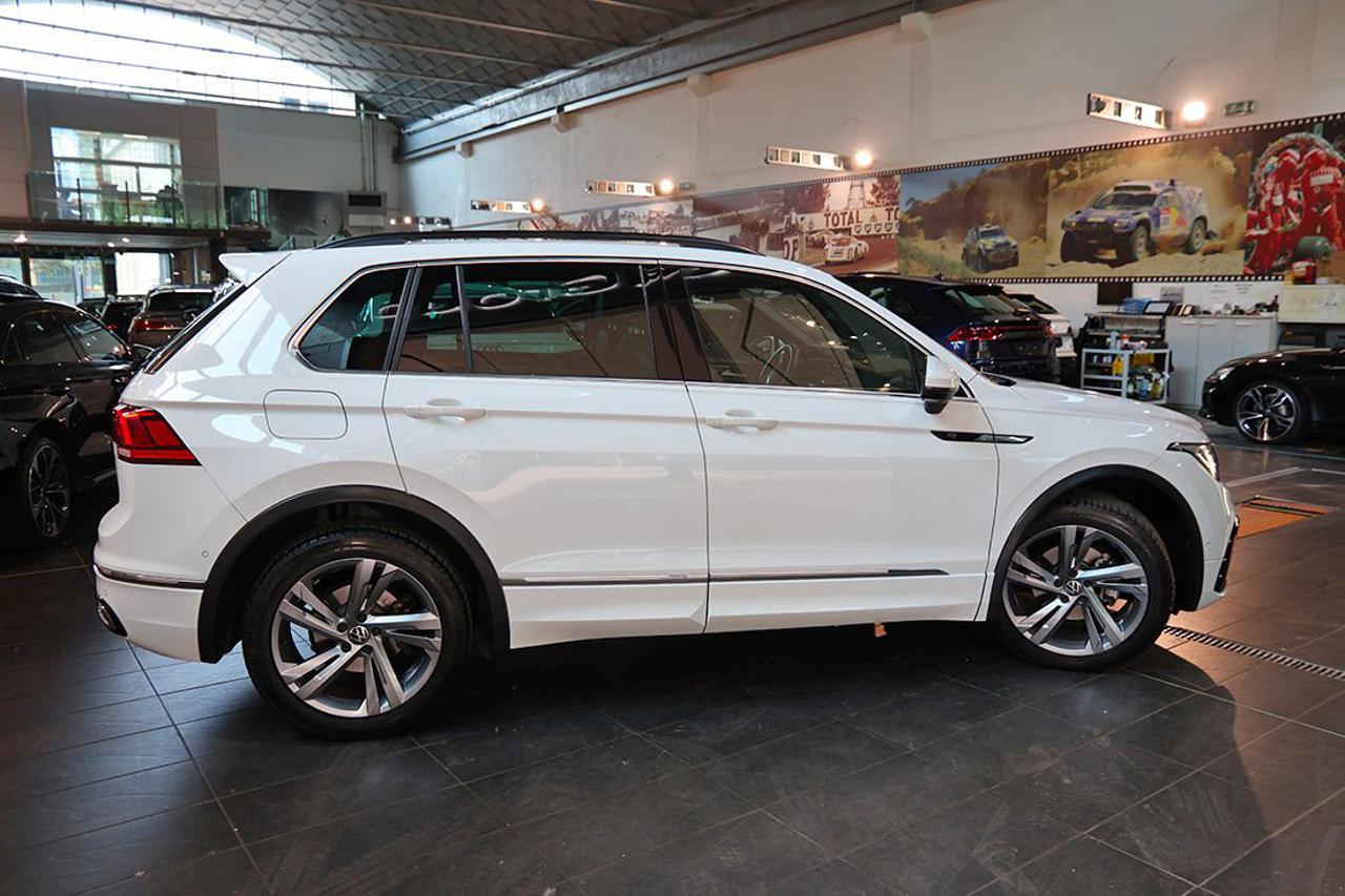 VOLKSWAGEN Tiguan 2.0 TDI 150cv SCR DSG R-Line - 10