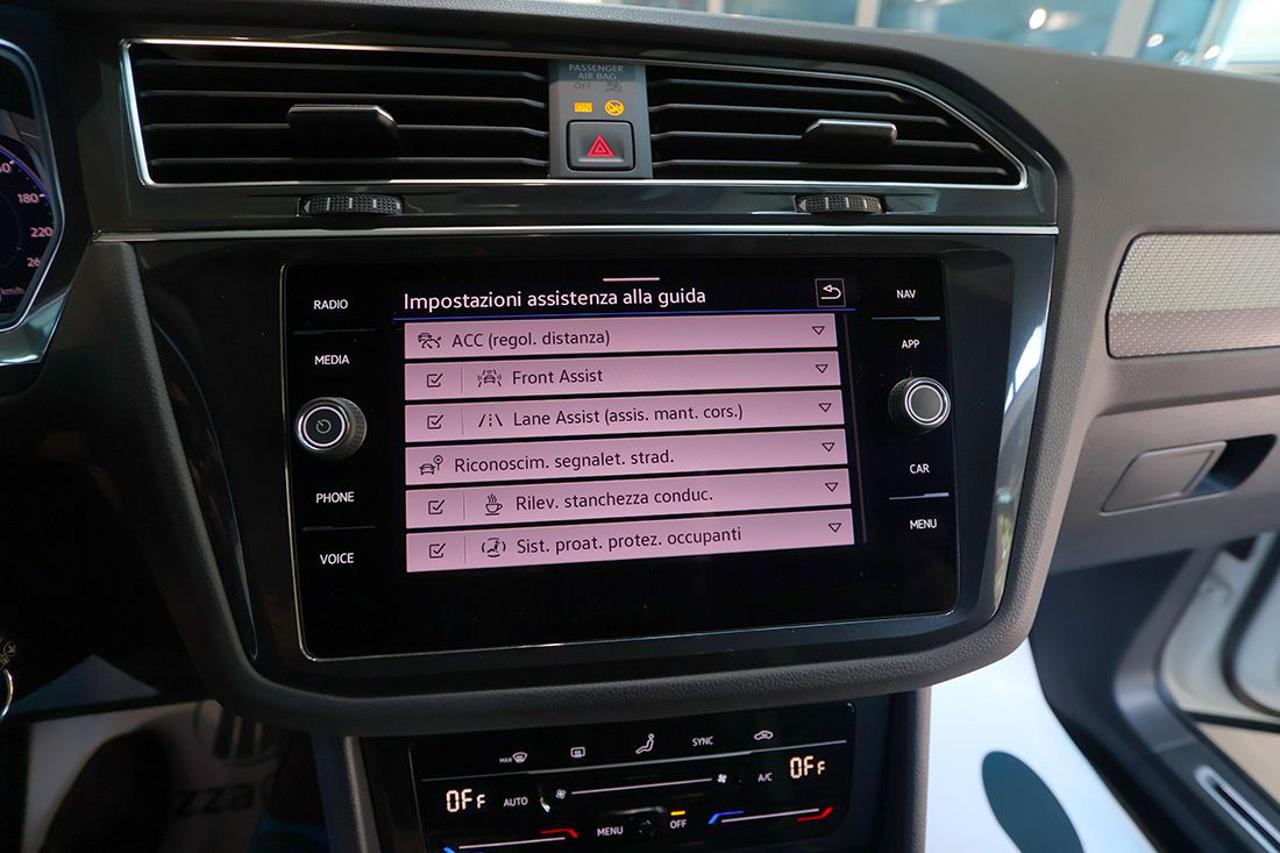 VOLKSWAGEN Tiguan 2.0 TDI 150cv SCR DSG R-Line - 34