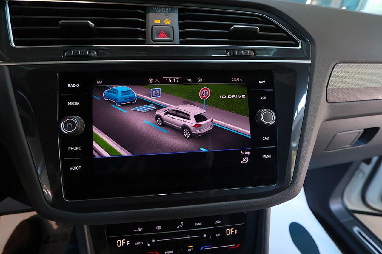 VOLKSWAGEN Tiguan 2.0 TDI 150cv SCR DSG R-Line - 33