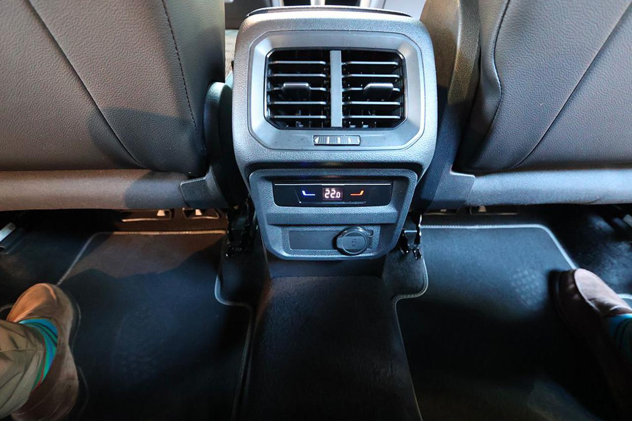 VOLKSWAGEN Tiguan 2.0 TDI 150cv SCR DSG R-Line - 45