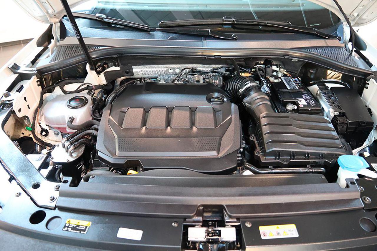 VOLKSWAGEN Tiguan 2.0 TDI 150cv SCR DSG R-Line - 11