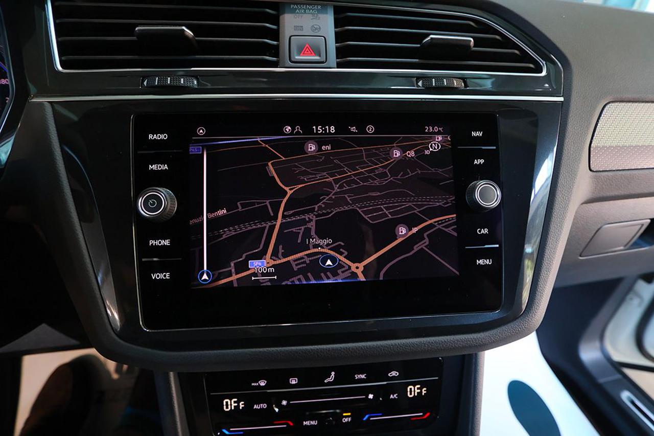 VOLKSWAGEN Tiguan 2.0 TDI 150cv SCR DSG R-Line - 22