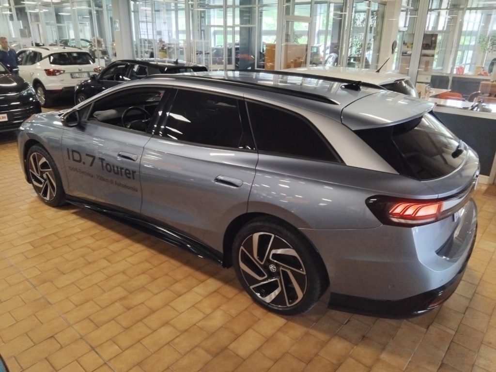 VOLKSWAGEN ID.7 Tourer Pro 210 KW 77 KWh - 5