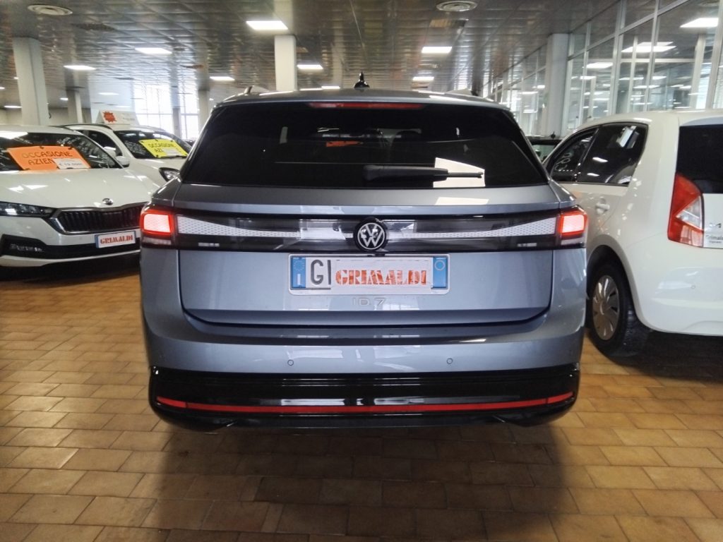 VOLKSWAGEN ID.7 Tourer Pro 210 KW 77 KWh - 6