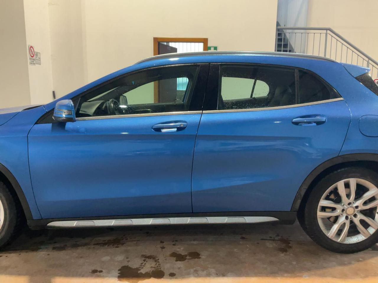 MERCEDES-BENZ GLA 220 CDI Automatic Premium - 5