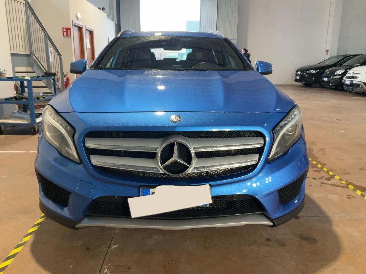 MERCEDES-BENZ GLA 220 CDI Automatic Premium - 3