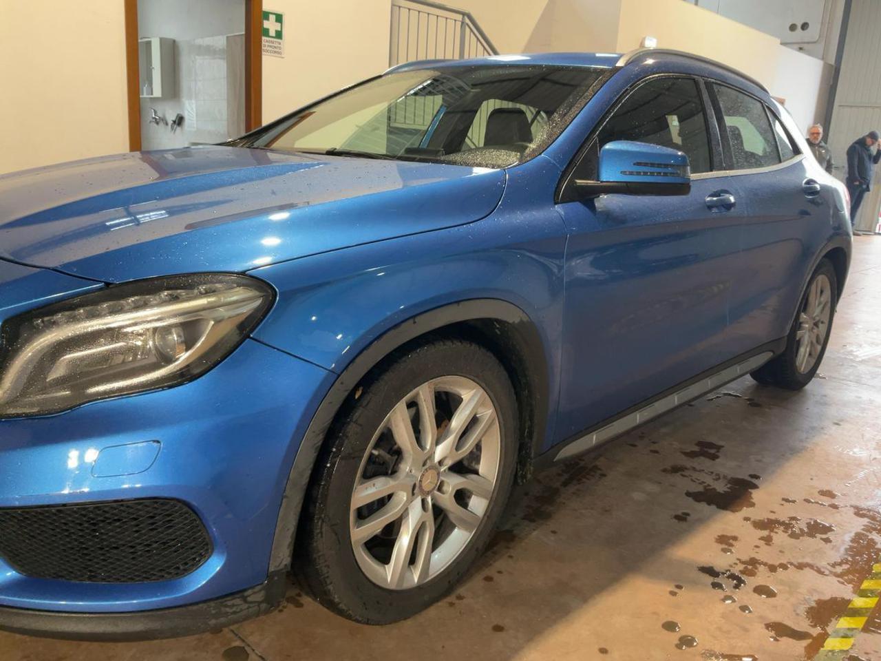 MERCEDES-BENZ GLA 220 CDI Automatic Premium - 2