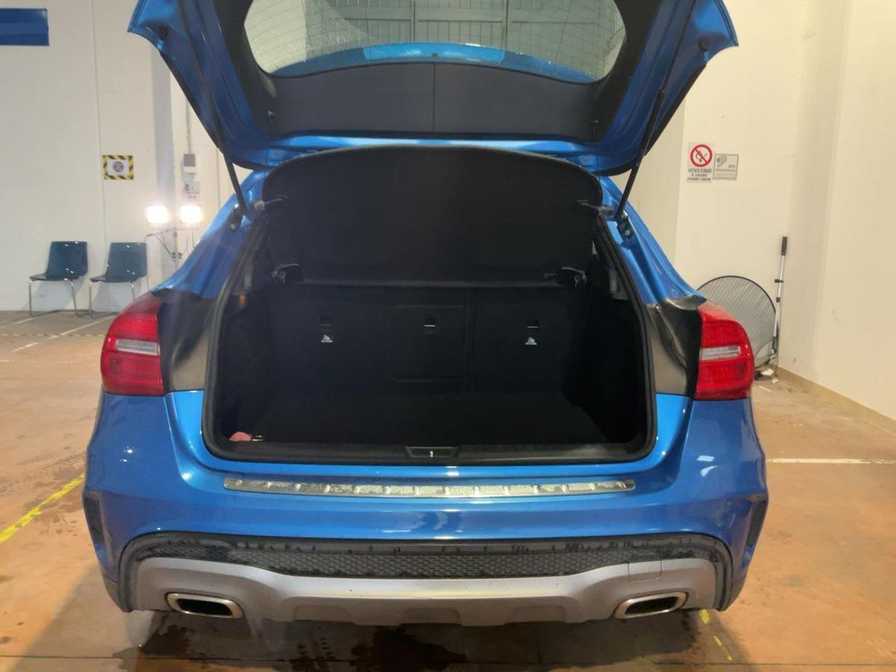 MERCEDES-BENZ GLA 220 CDI Automatic Premium - 12