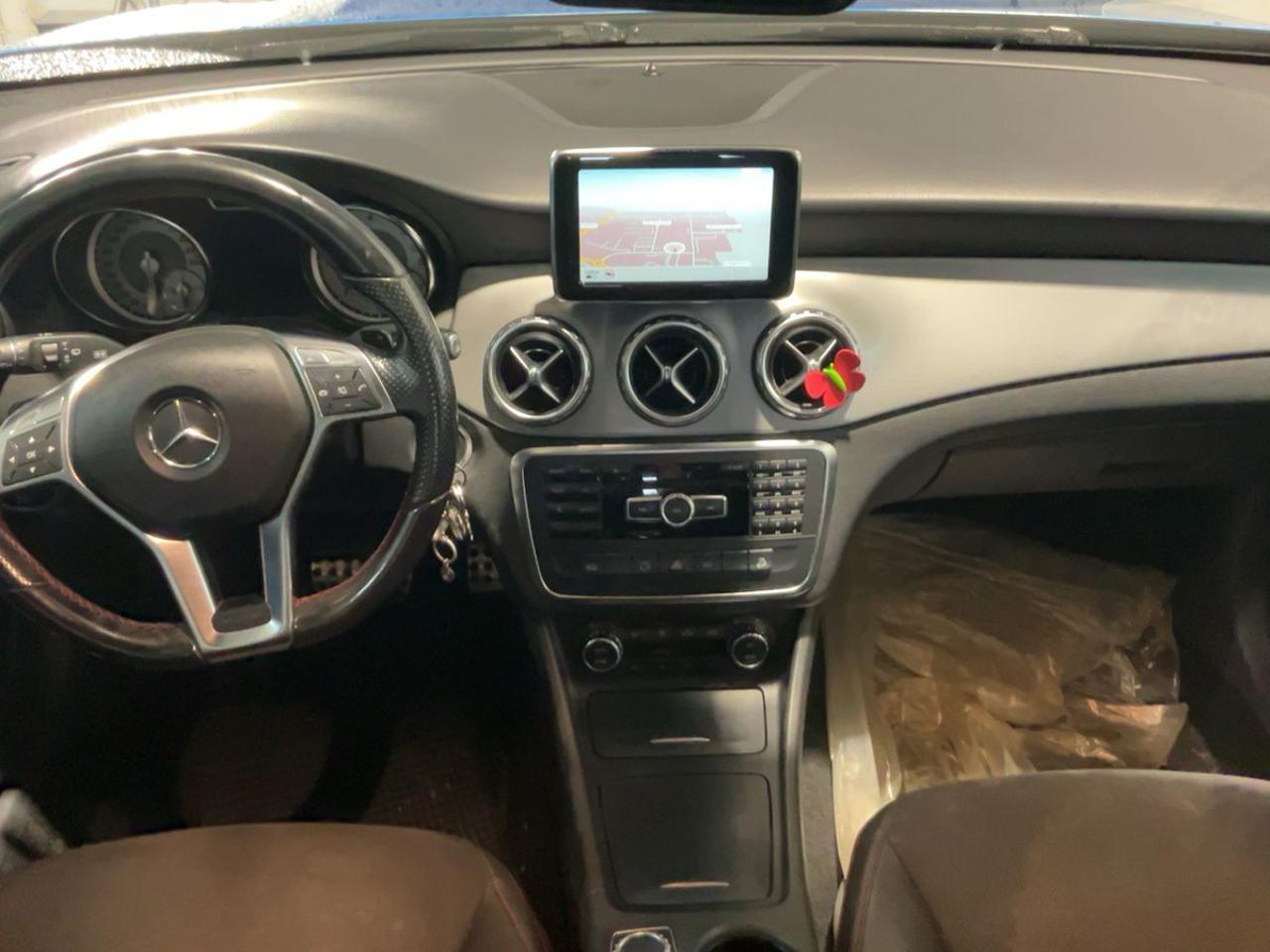 MERCEDES-BENZ GLA 220 CDI Automatic Premium - 13