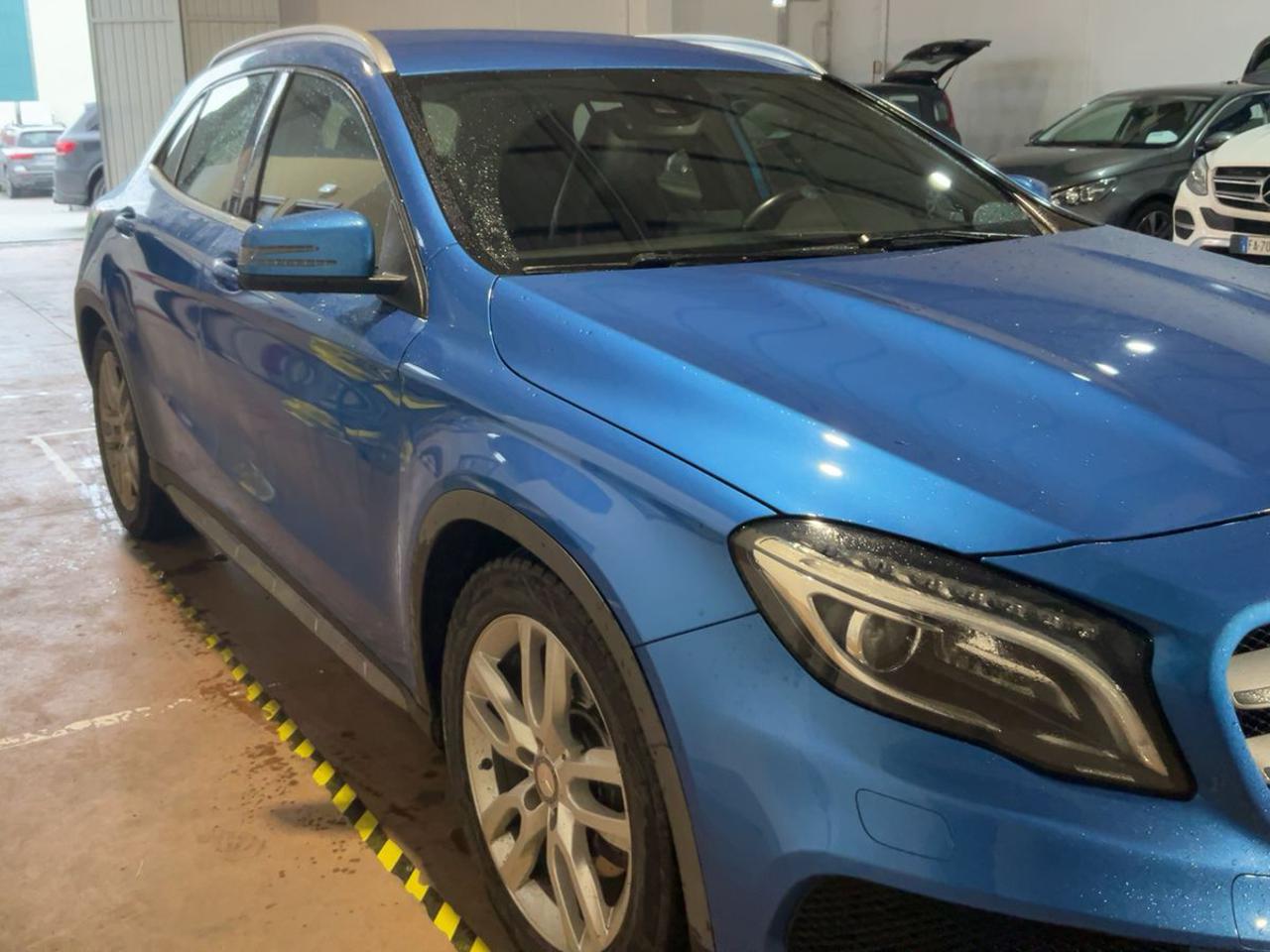 MERCEDES-BENZ GLA 220 CDI Automatic Premium - 4