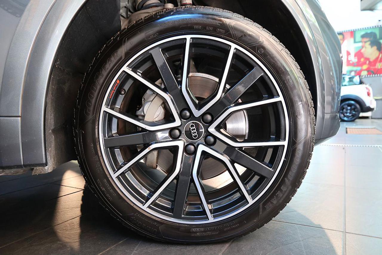 AUDI Q5 40 TDI Quattro S-Tronic S-Line Plus - 6