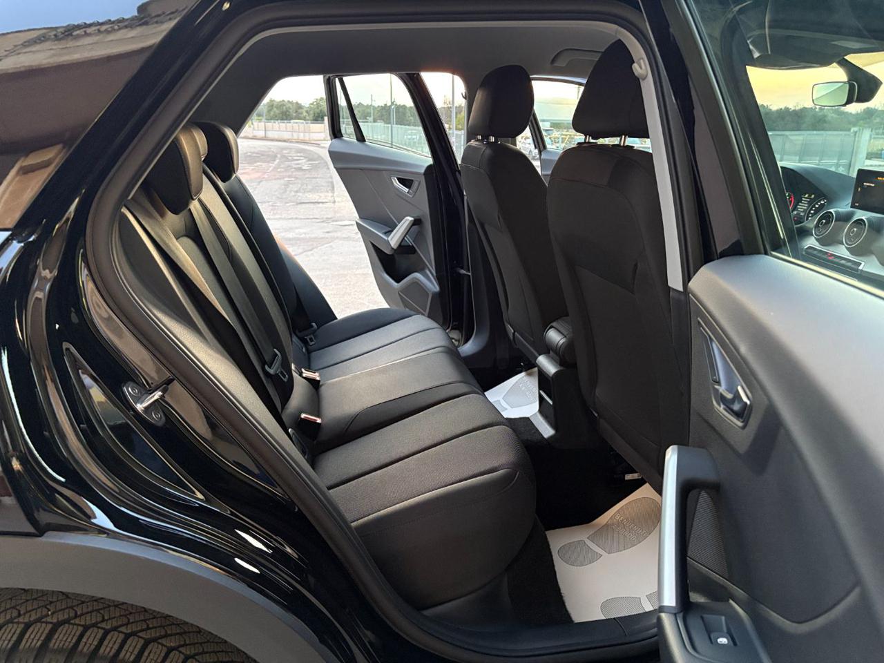 AUDI Q2 30 TDI S tronic Business Plus - 11