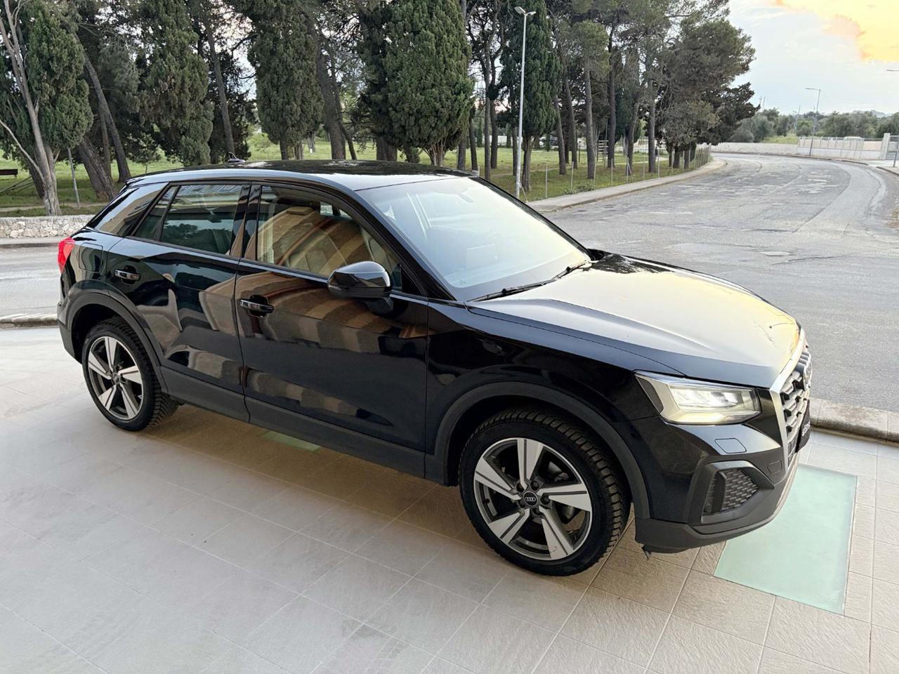 AUDI Q2 30 TDI S tronic Business Plus - 3