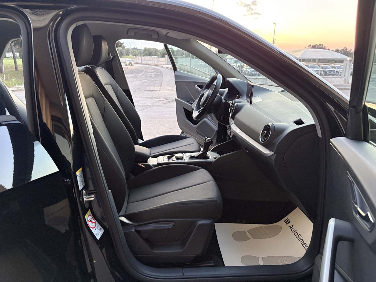 AUDI Q2 30 TDI S tronic Business Plus - 9