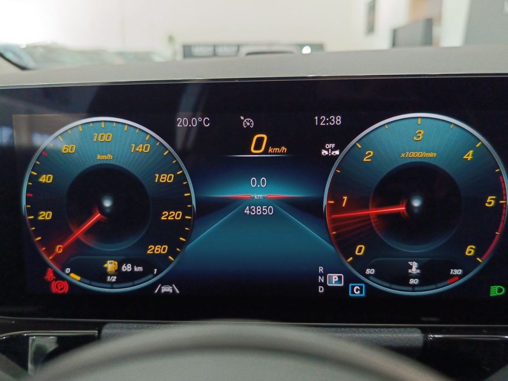 MERCEDES-BENZ GLA 200 d Automatic Business Extra - 15