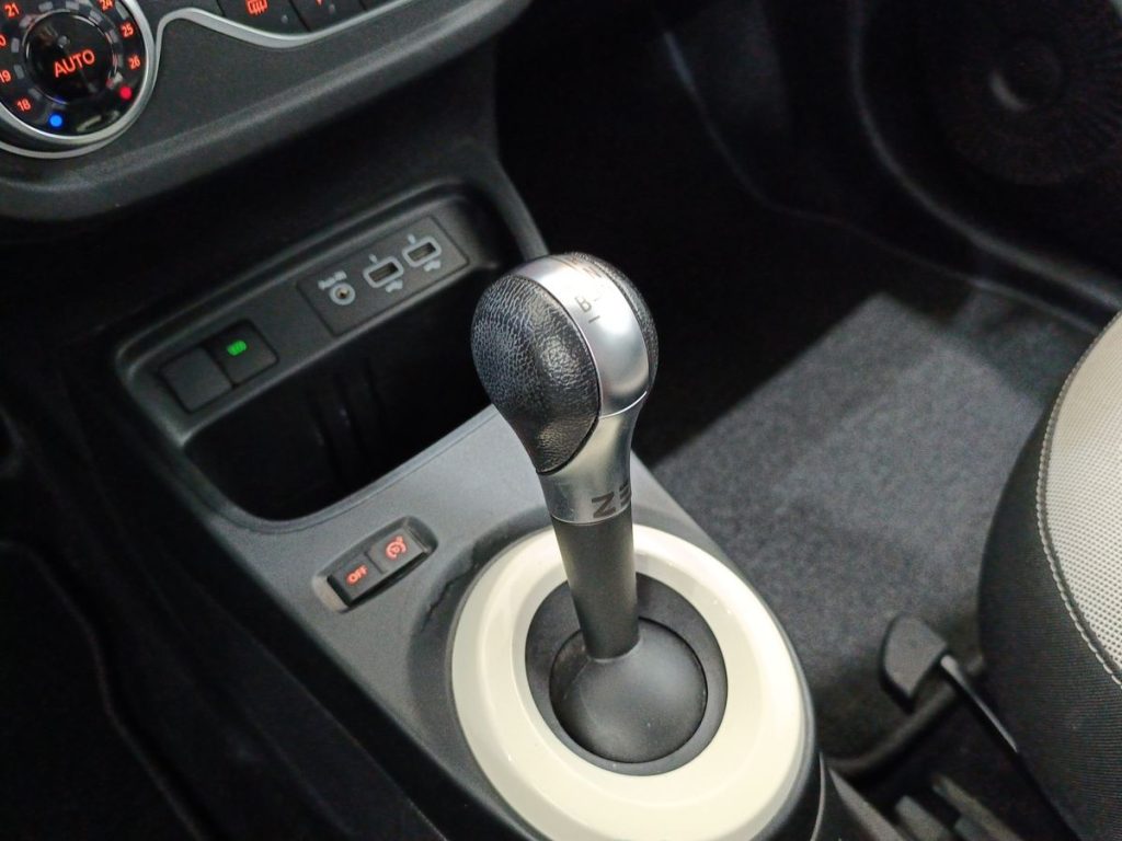 RENAULT Twingo Electric Zen - 8